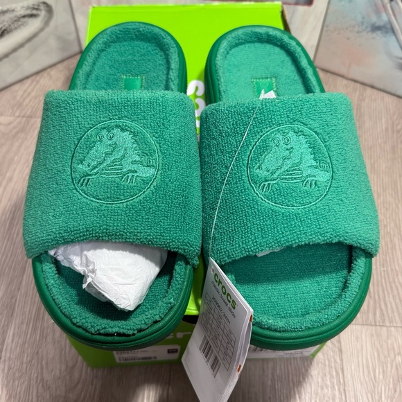 New Unisex Sandals Crocs Classic Towel Slide Multiple Sizes W6 - Picture 11 of 14